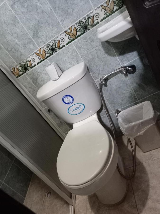 La Hotel *