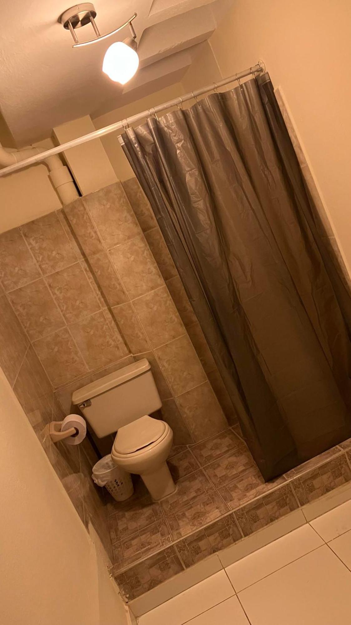 La Hotel *